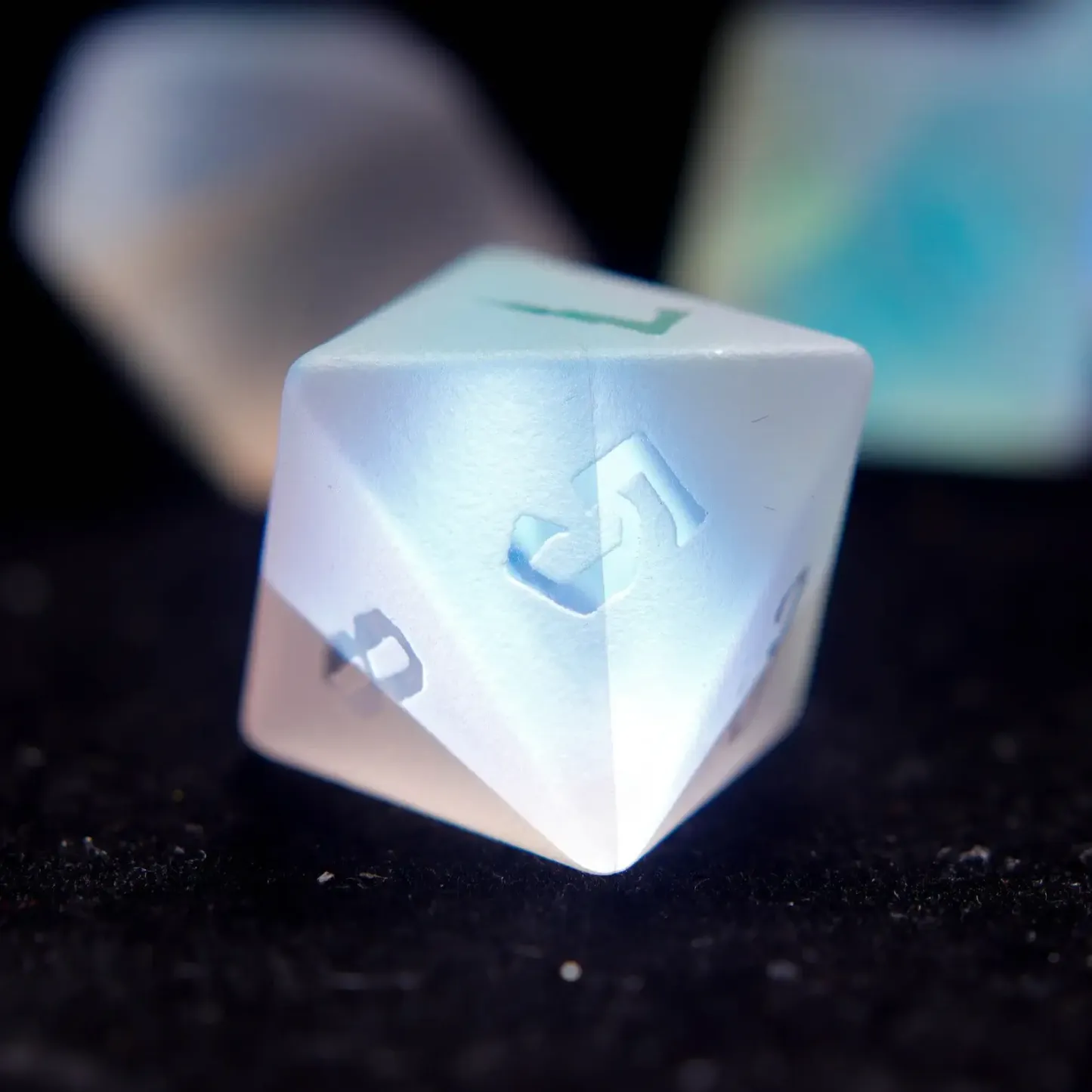 Rainbow Stained Glass DND Dice – Transparent Crystal-Like Dice for Collectors & Gamers