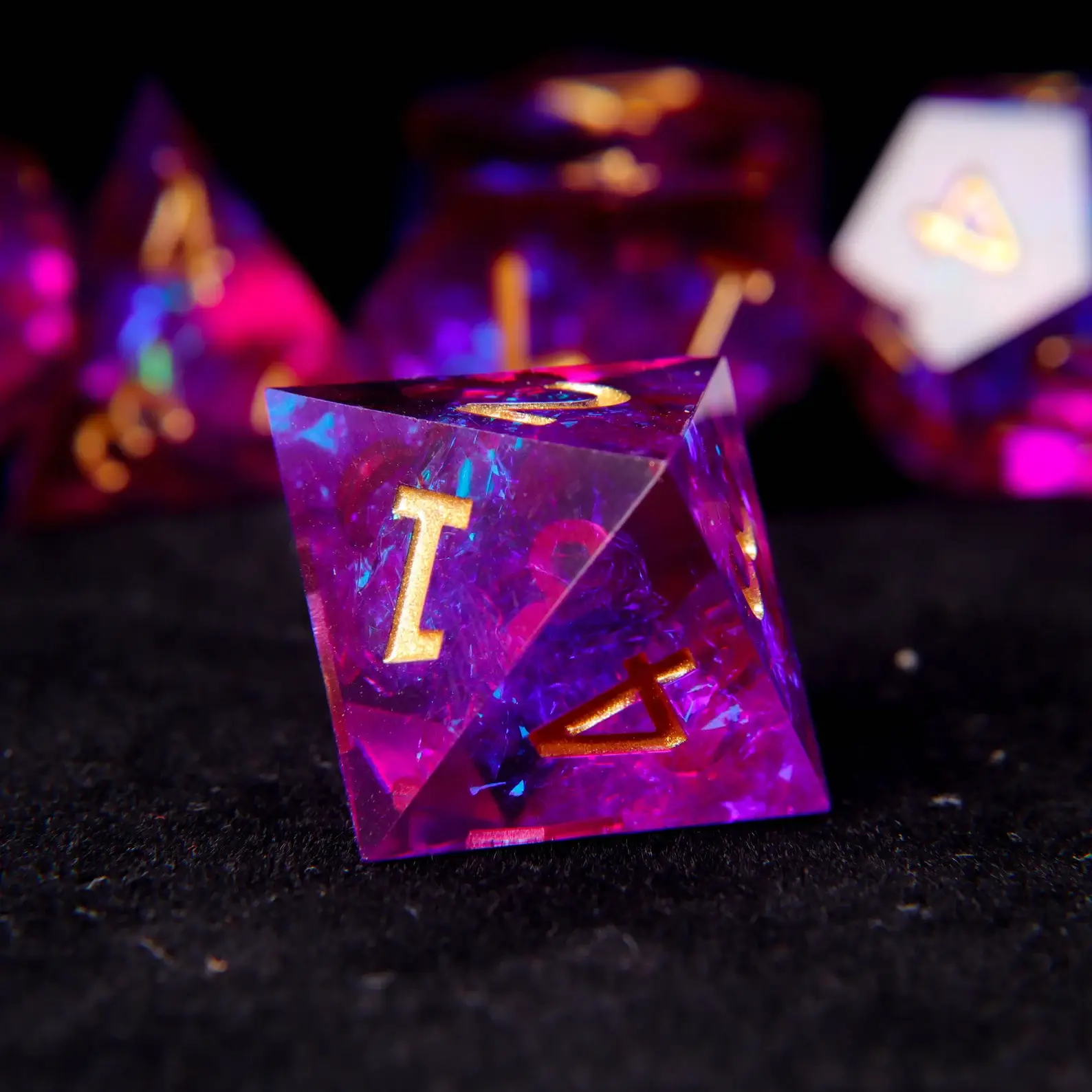 Light Purple D&D Dice Set – D20 & D6, Sharp Edge, Perfect RPG Gift