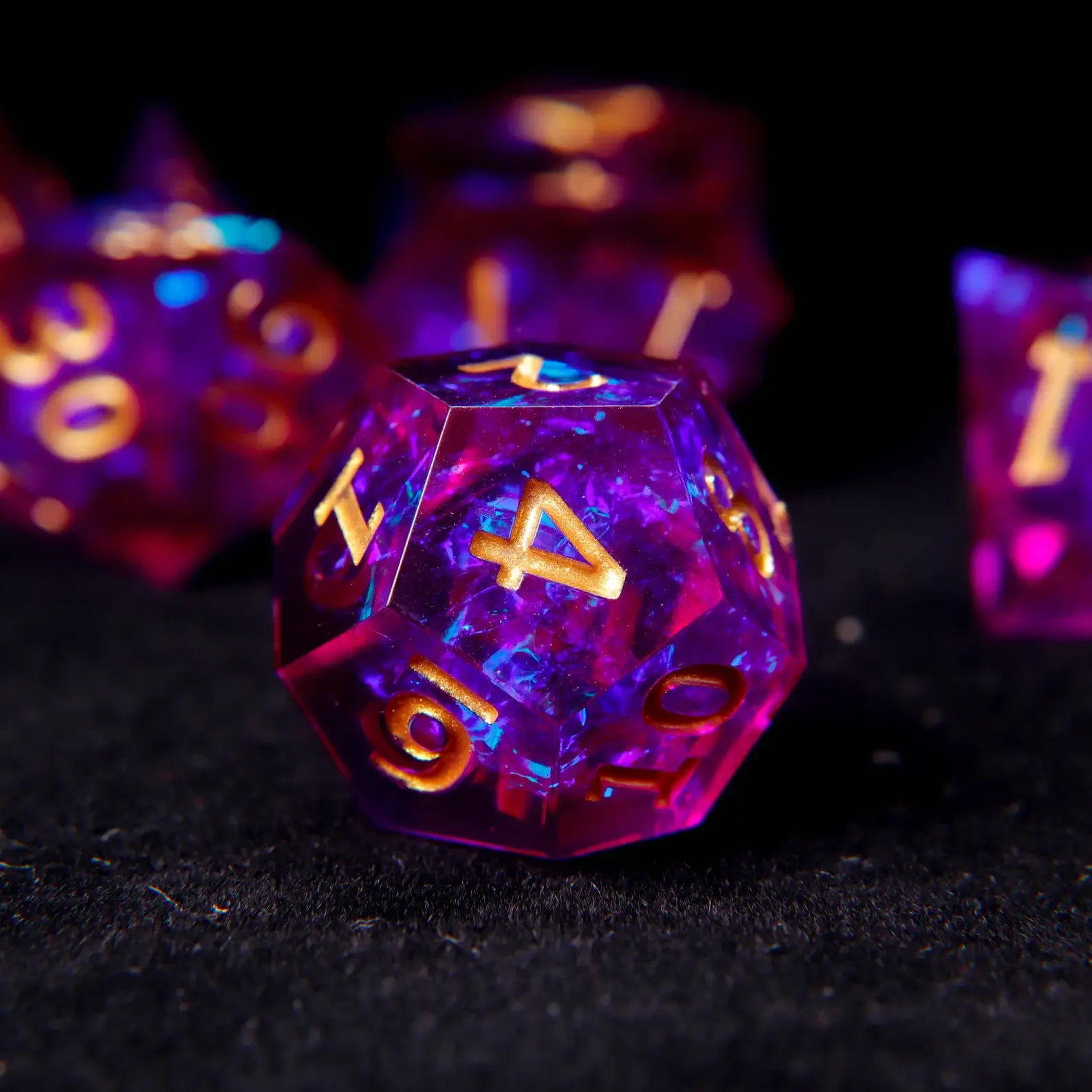 Light Purple D&D Dice Set – D20 & D6, Sharp Edge, Perfect RPG Gift