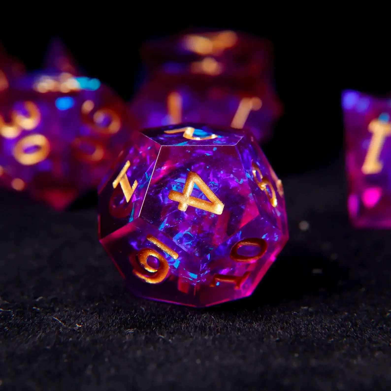 Light Purple D&D Dice Set – D20 & D6, Sharp Edge, Perfect RPG Gift