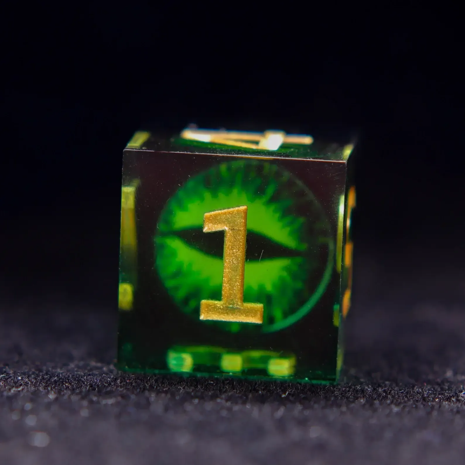 Demon’s Eye Dice Set – Green Eyes Sharp Edge D6 & D20, Perfect Gift-giftyourways