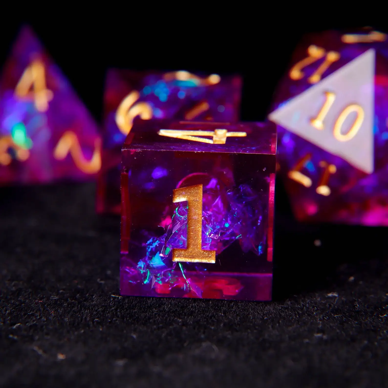 Light Purple D&D Dice Set – D20 & D6, Sharp Edge, Perfect RPG Gift