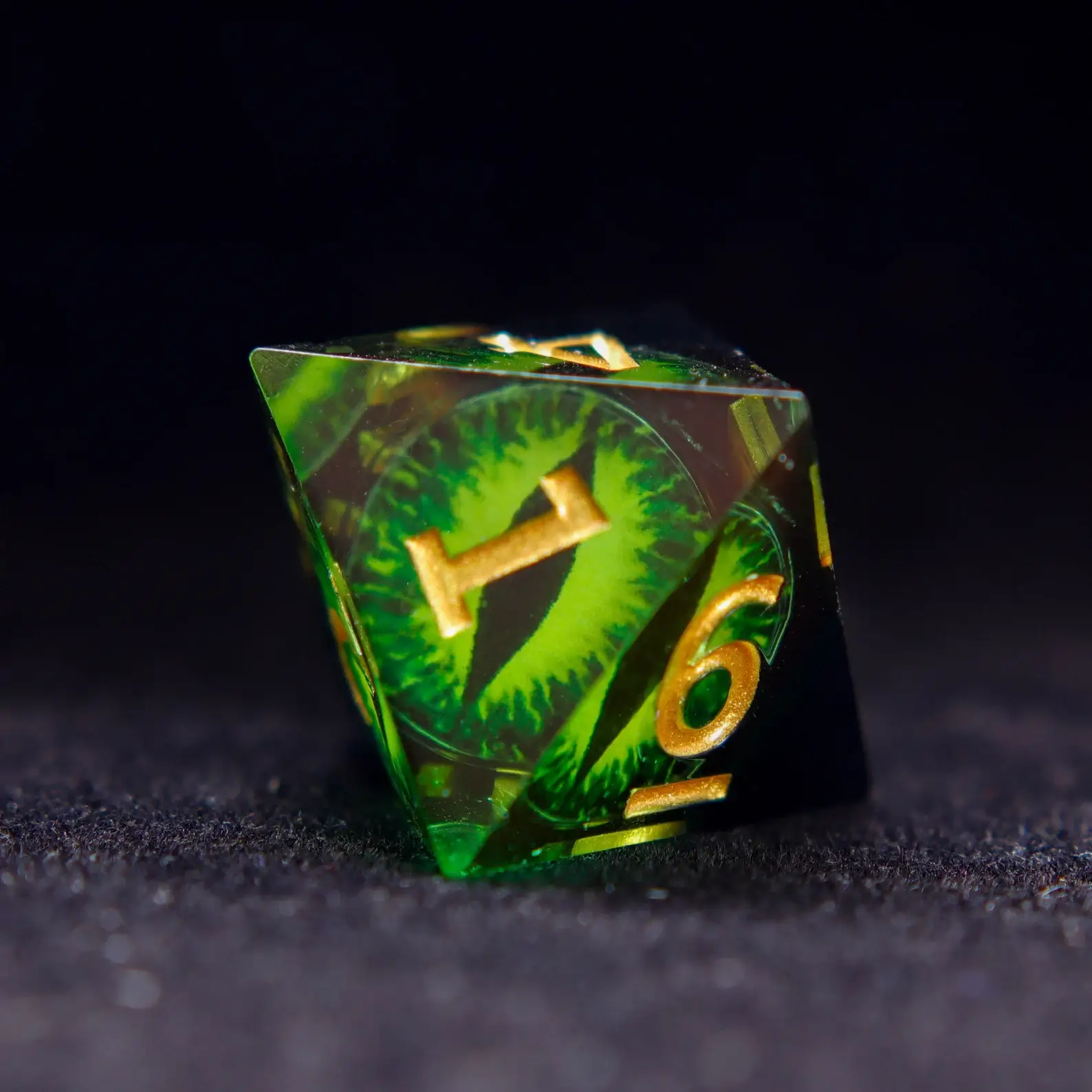 Demon’s Eye Dice Set – Green Eyes Sharp Edge D6 & D20, Perfect Gift-giftyourways