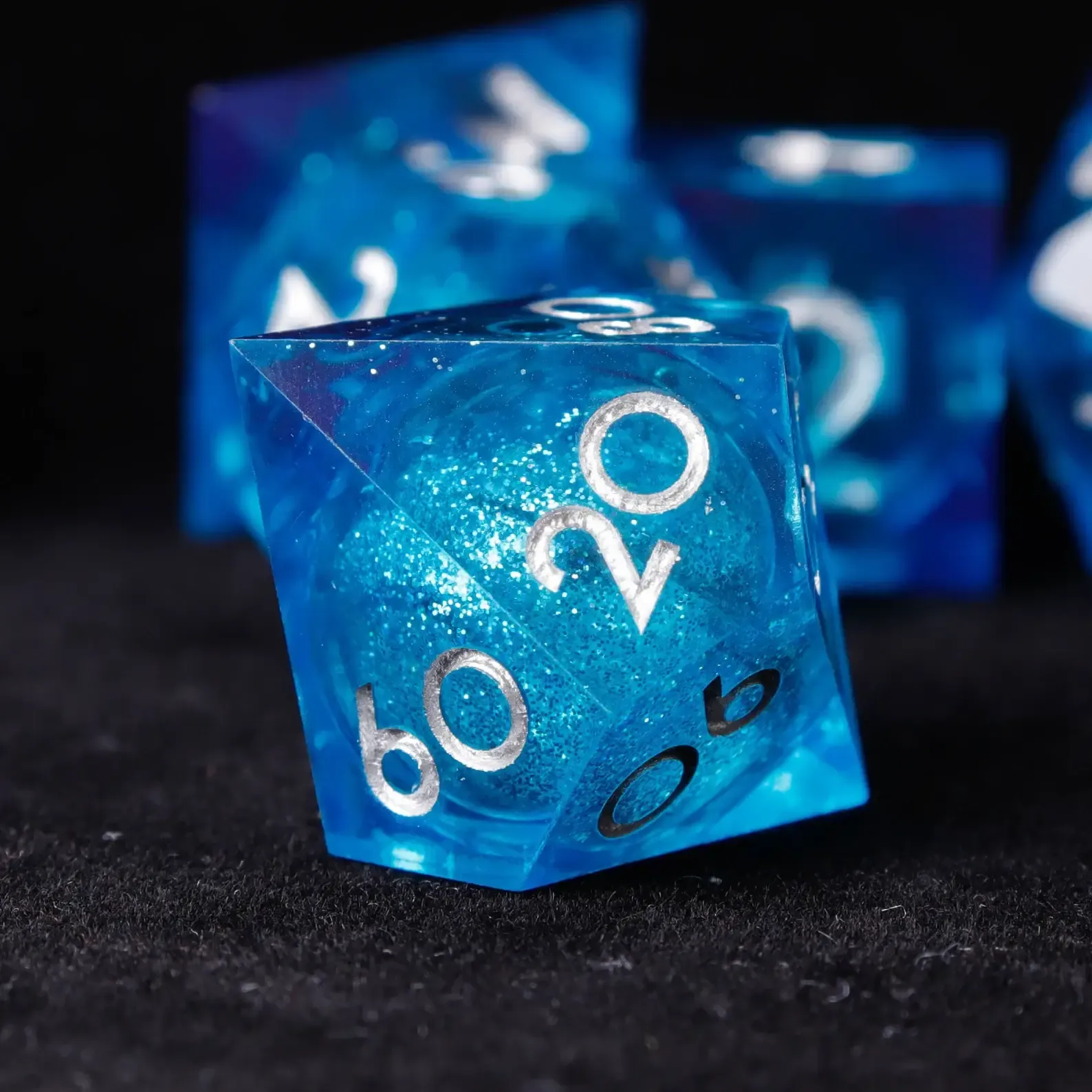 Liquid Core DND Dice Set – Sharp Polyhedral D6 & D20, Gift for D&D Players