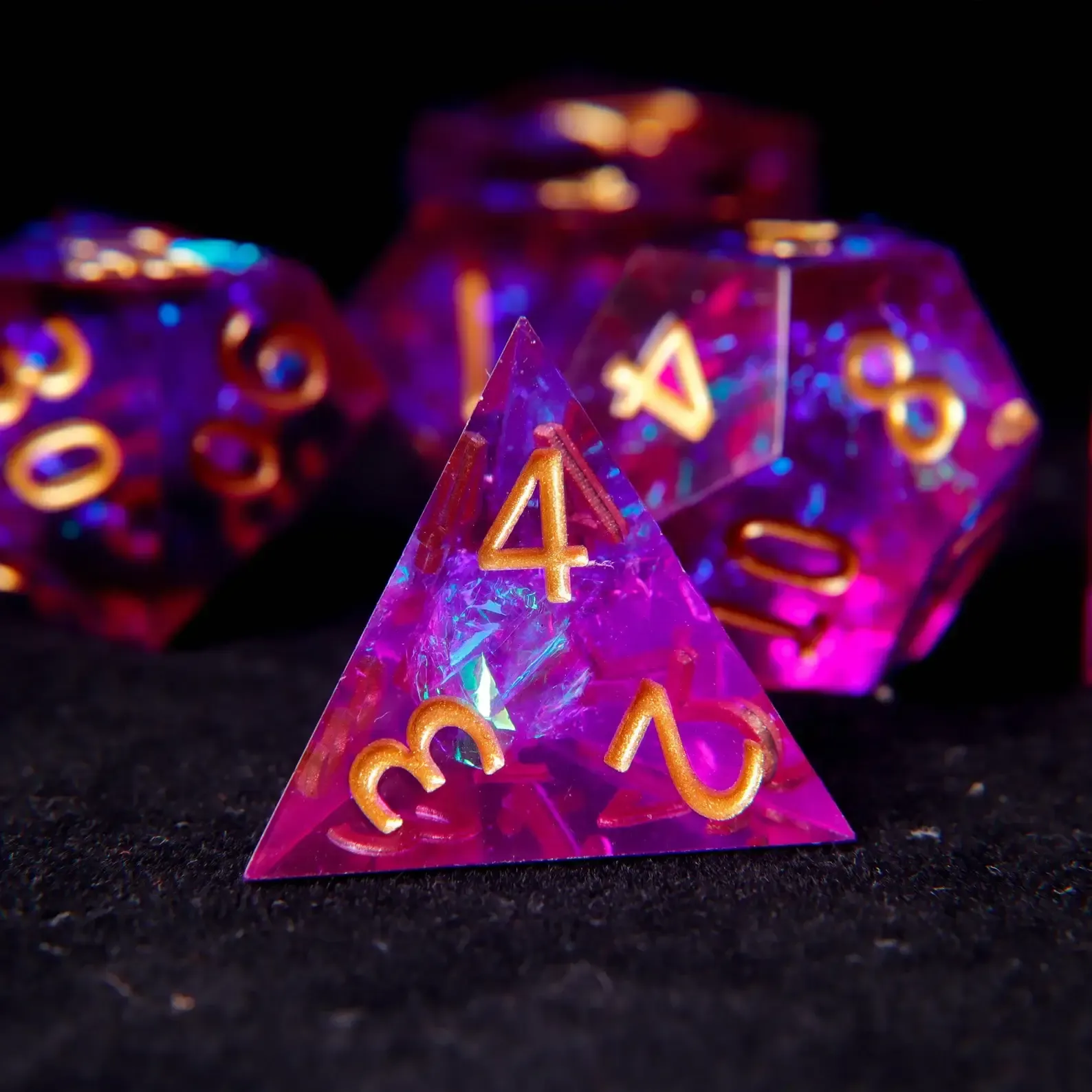 Light Purple D&D Dice Set – D20 & D6, Sharp Edge, Perfect RPG Gift