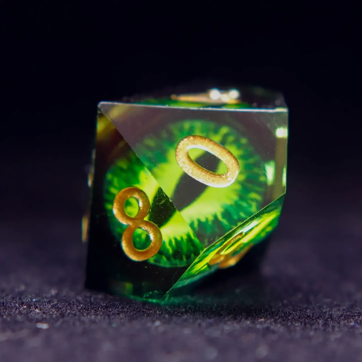 Demon’s Eye Dice Set – Green Eyes Sharp Edge D6 & D20, Perfect Gift-giftyourways