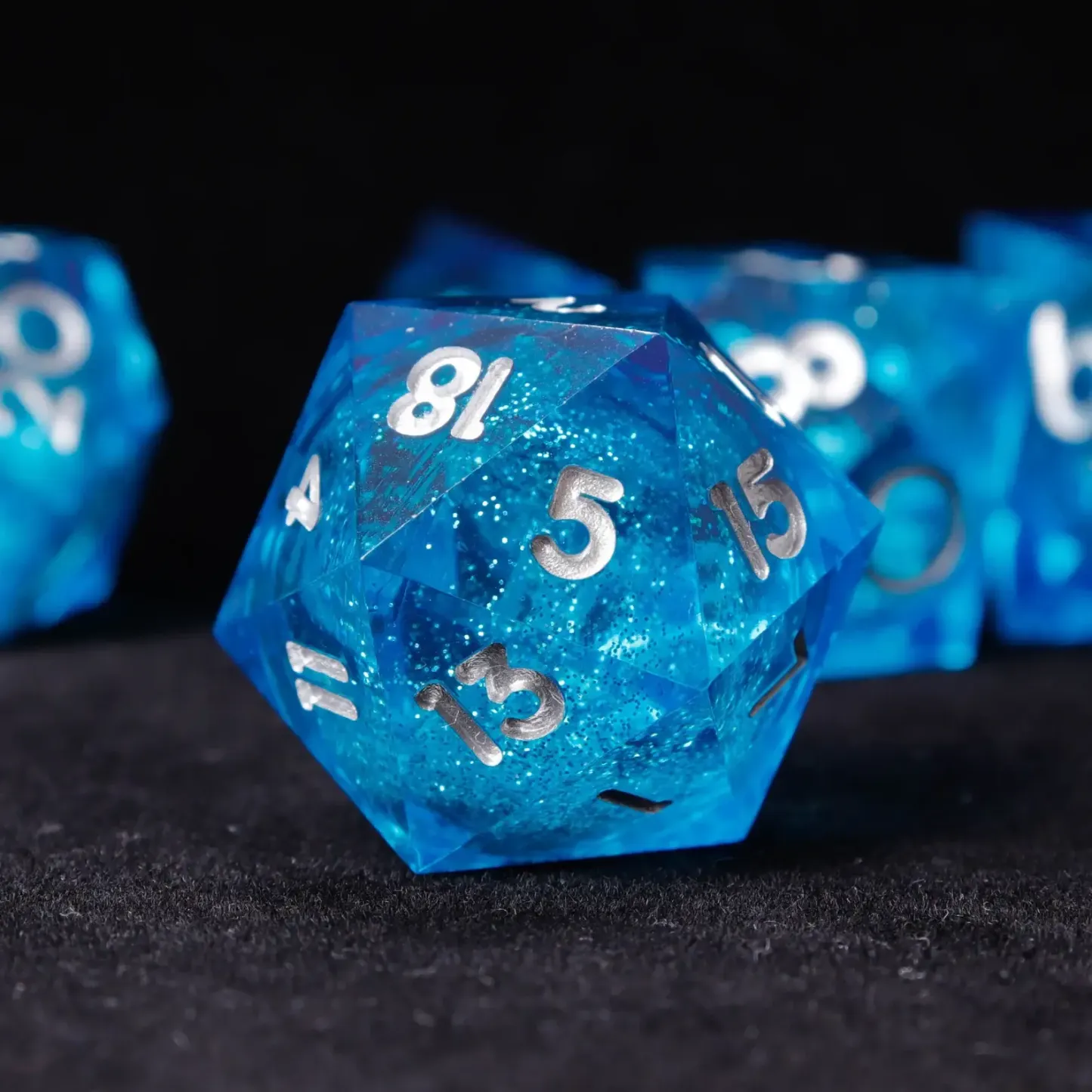 Liquid Core DND Dice Set – Sharp Polyhedral D6 & D20, Gift for D&D Players