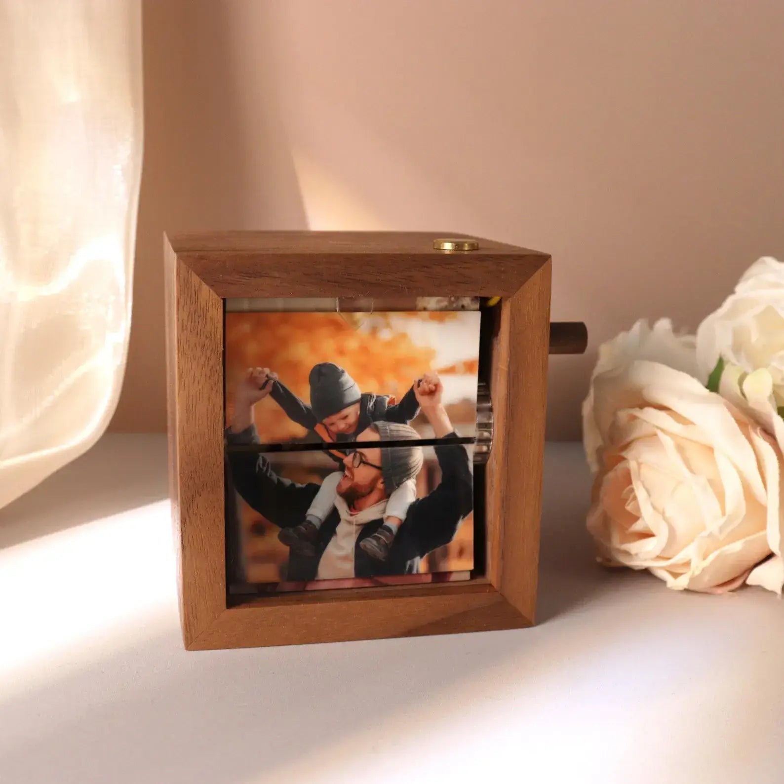 Hand-Cranked Flipbook Photo Frame – Custom Animation Box with Light, Unique Anniversary Gift
