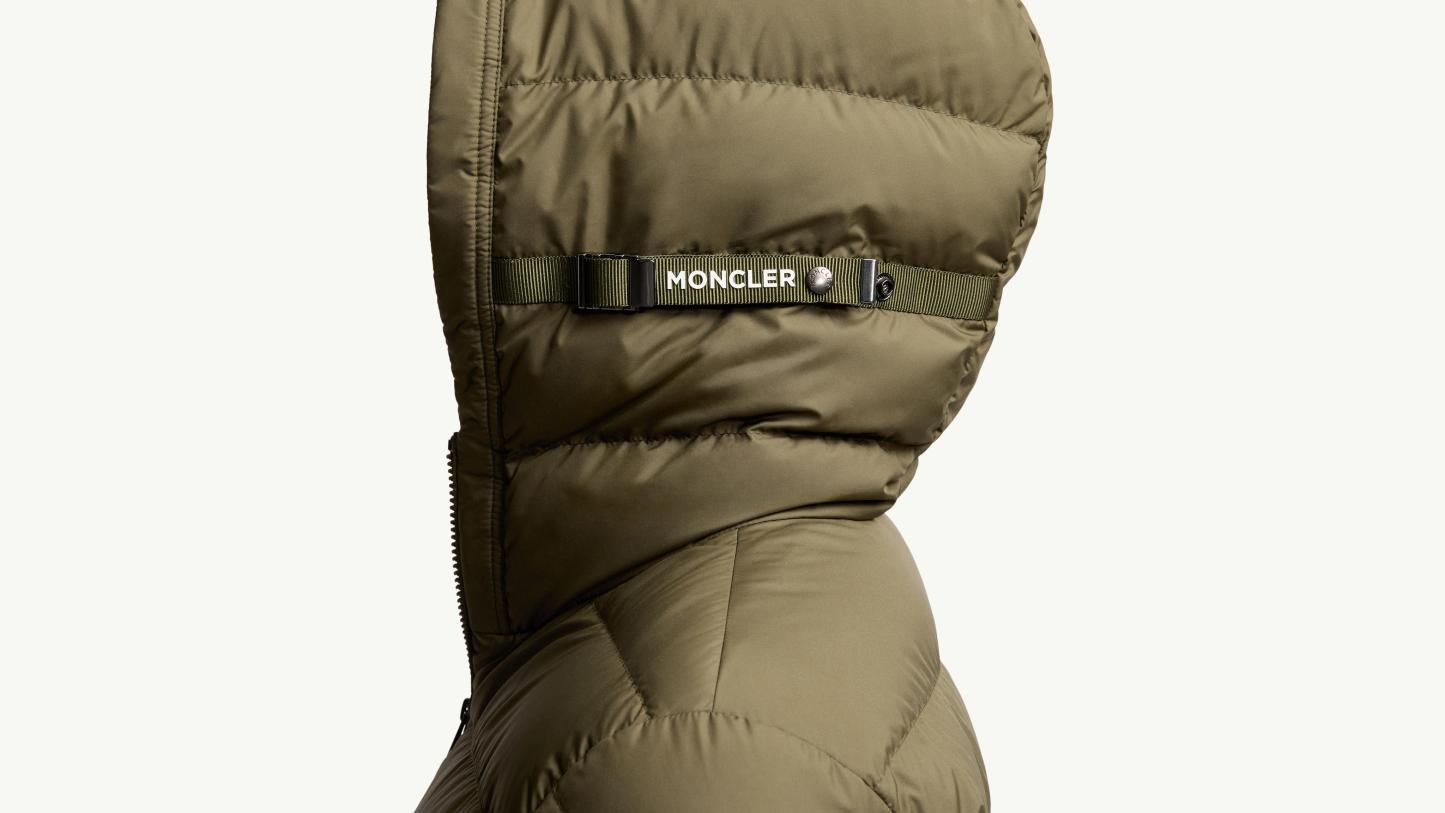 Laveraet Hooded Short Down Jacket