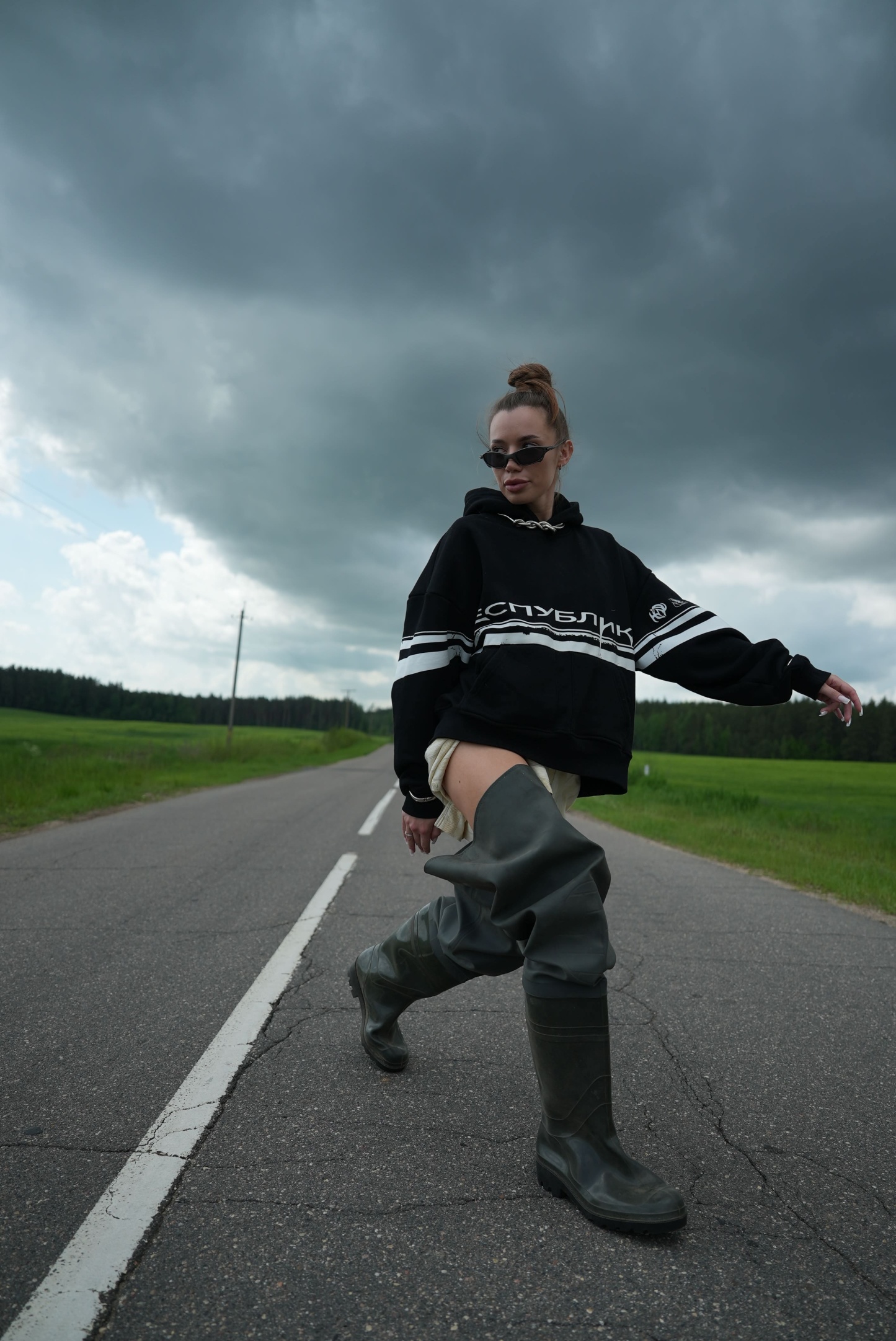 HOODIE RESPUBLIKA LIMITED