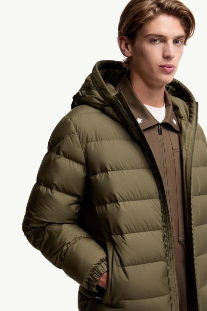 Laveraet Hooded Short Down Jacket