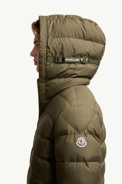 Laveraet Hooded Short Down Jacket