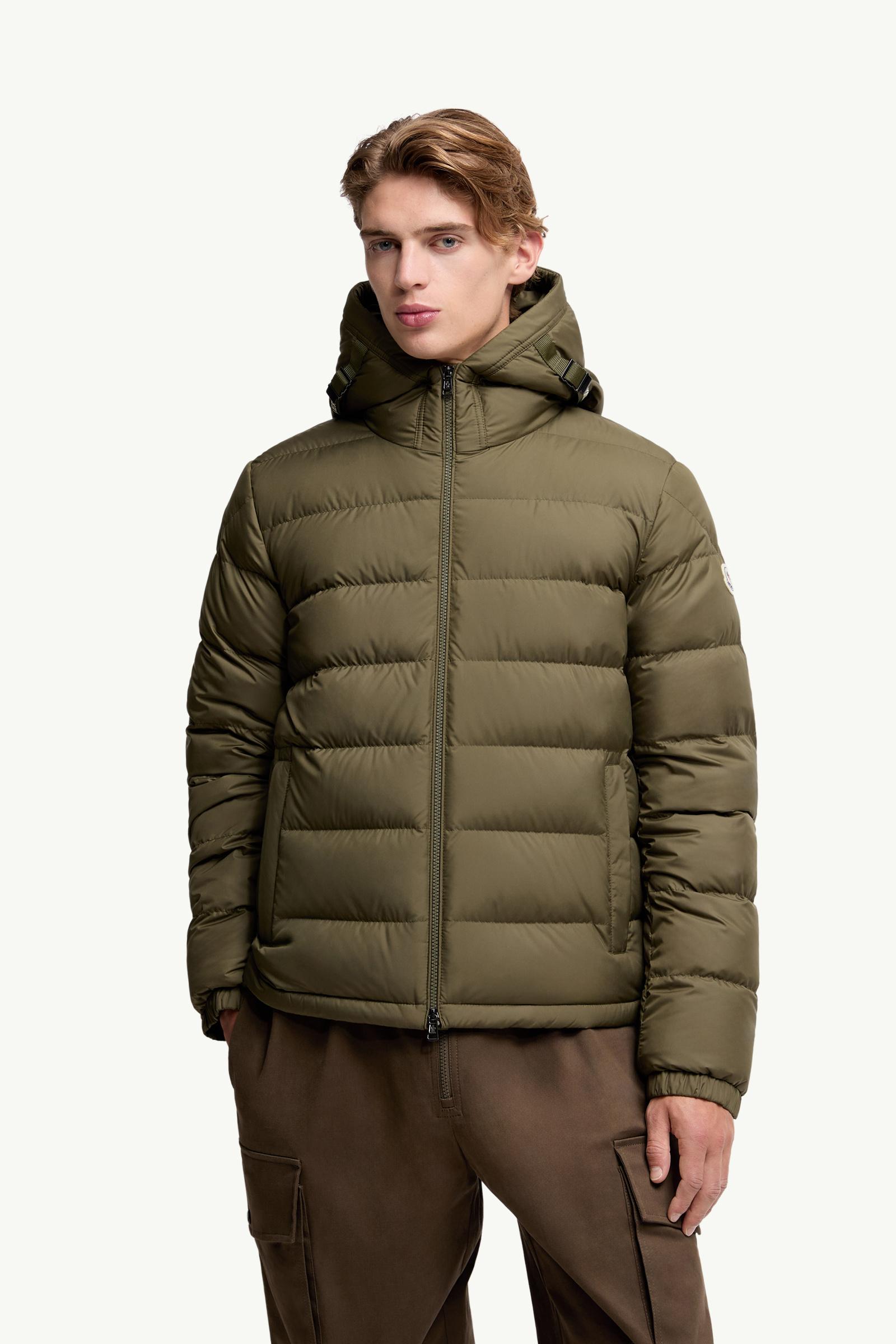 Laveraet Hooded Short Down Jacket