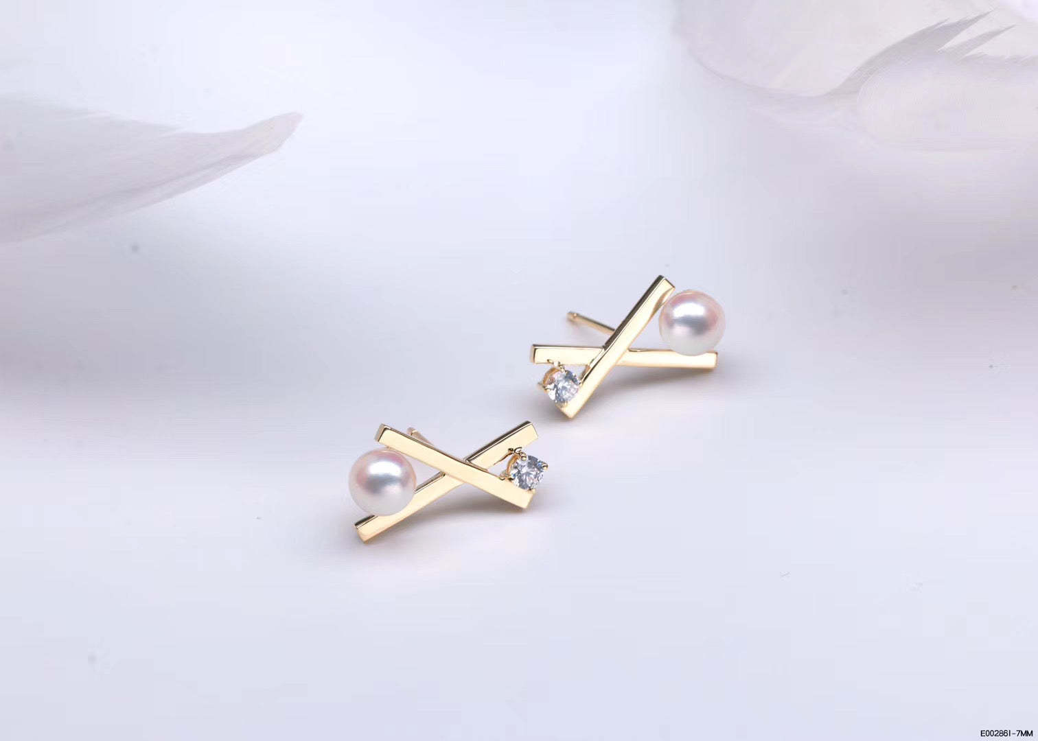 G14K XOXO Freshwater Pearl Earrings - Timeless Pearl