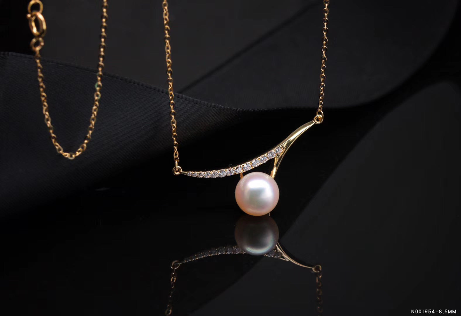 G14K Contemporary Pearl Necklace - Timeless Pearl
