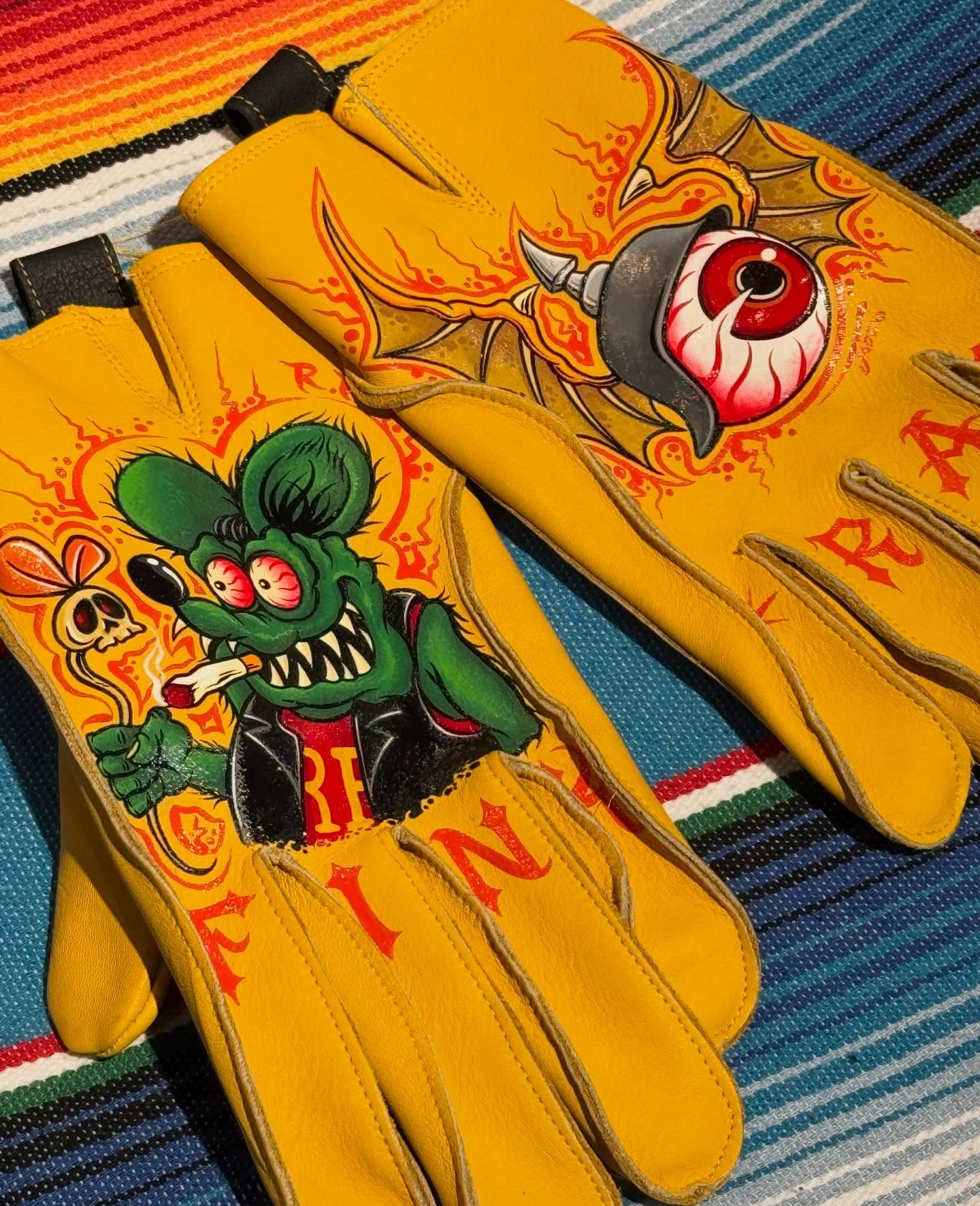 Vintage Style Pattern Motorcycle Riding Gloves（Hand-drawn limited edition）