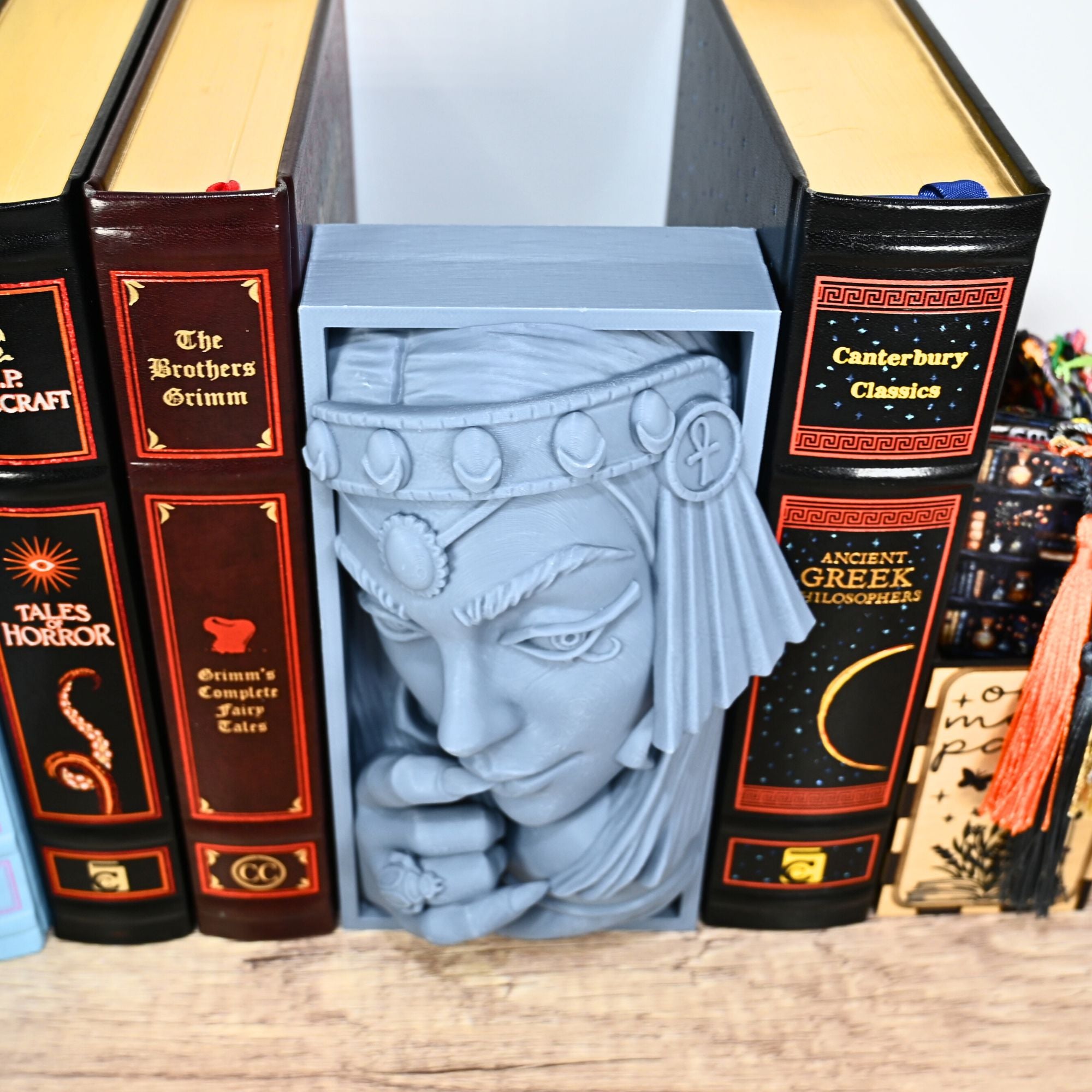 Cleopatra Book Nook