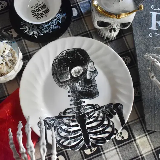 Vintage Art Decorative Plates