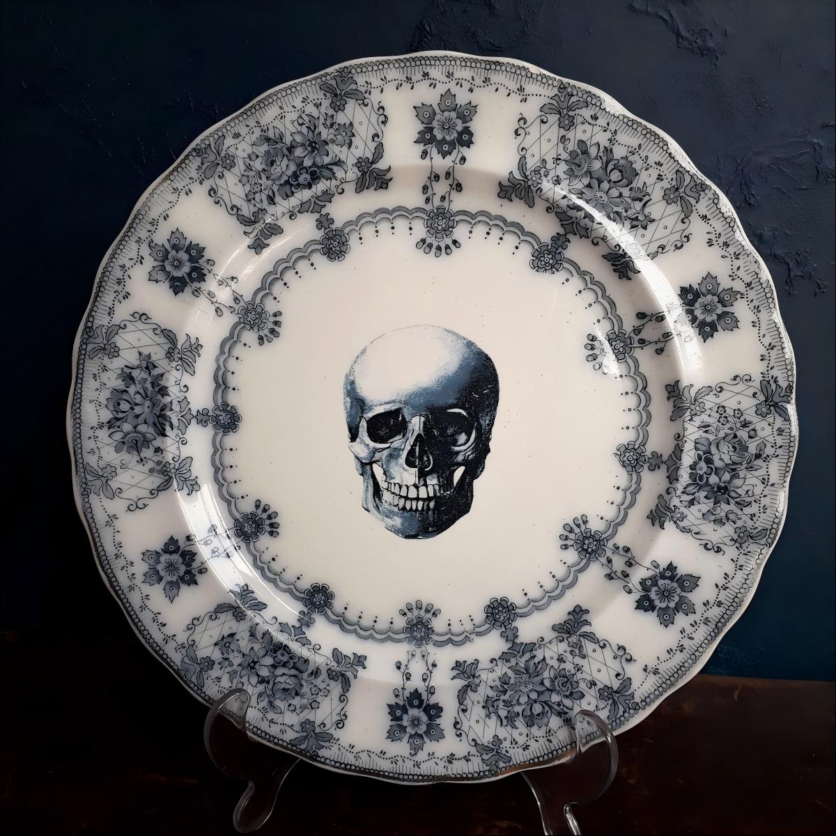 Vintage Art Decorative Plates