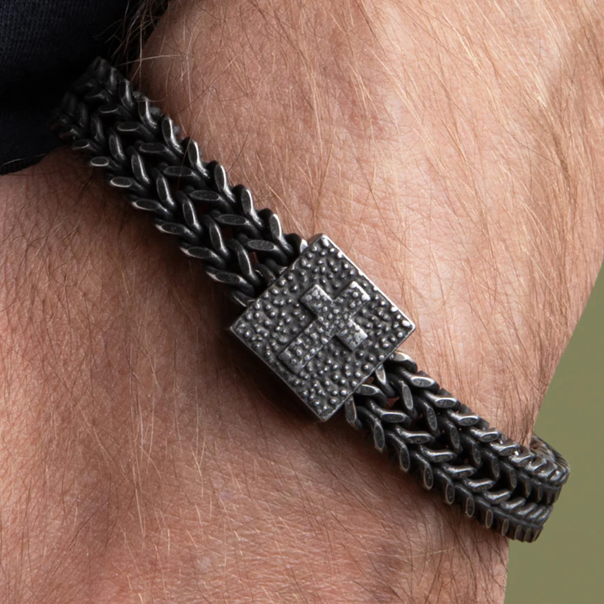 Vintage Industrial Chain Bracelet for Men · Built for the Fearless
