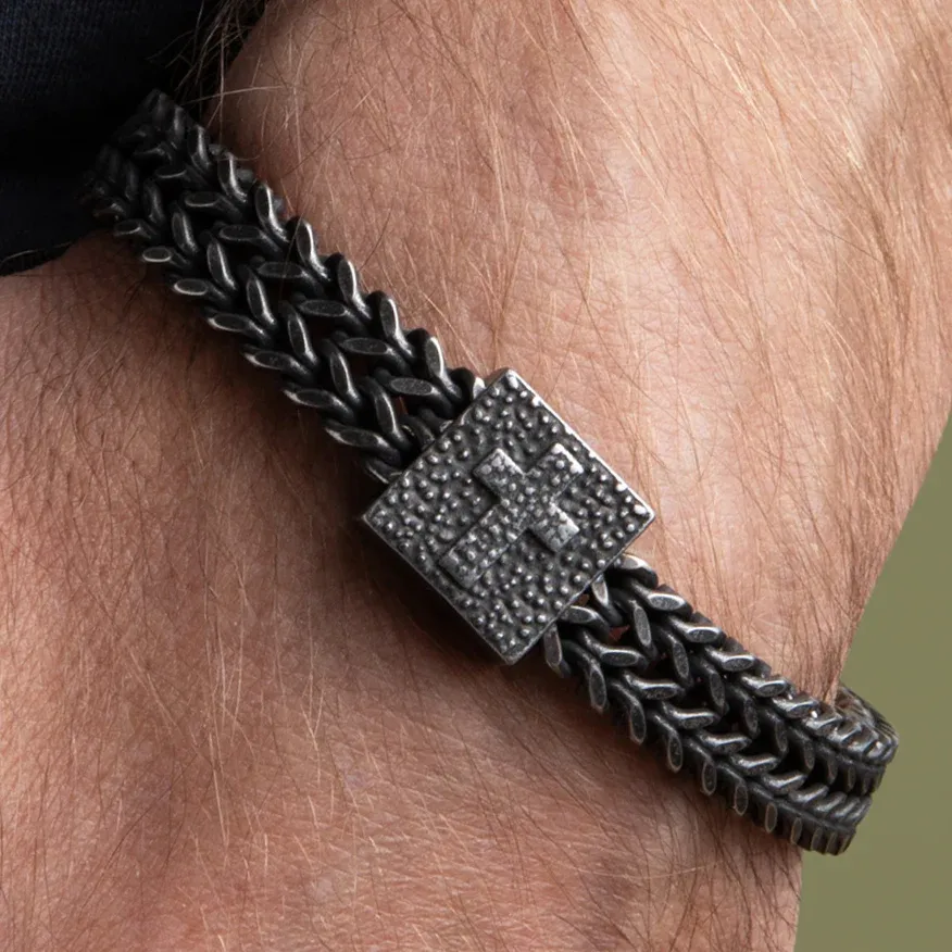 Vintage Industrial Chain Bracelet for Men · Built for the Fearless