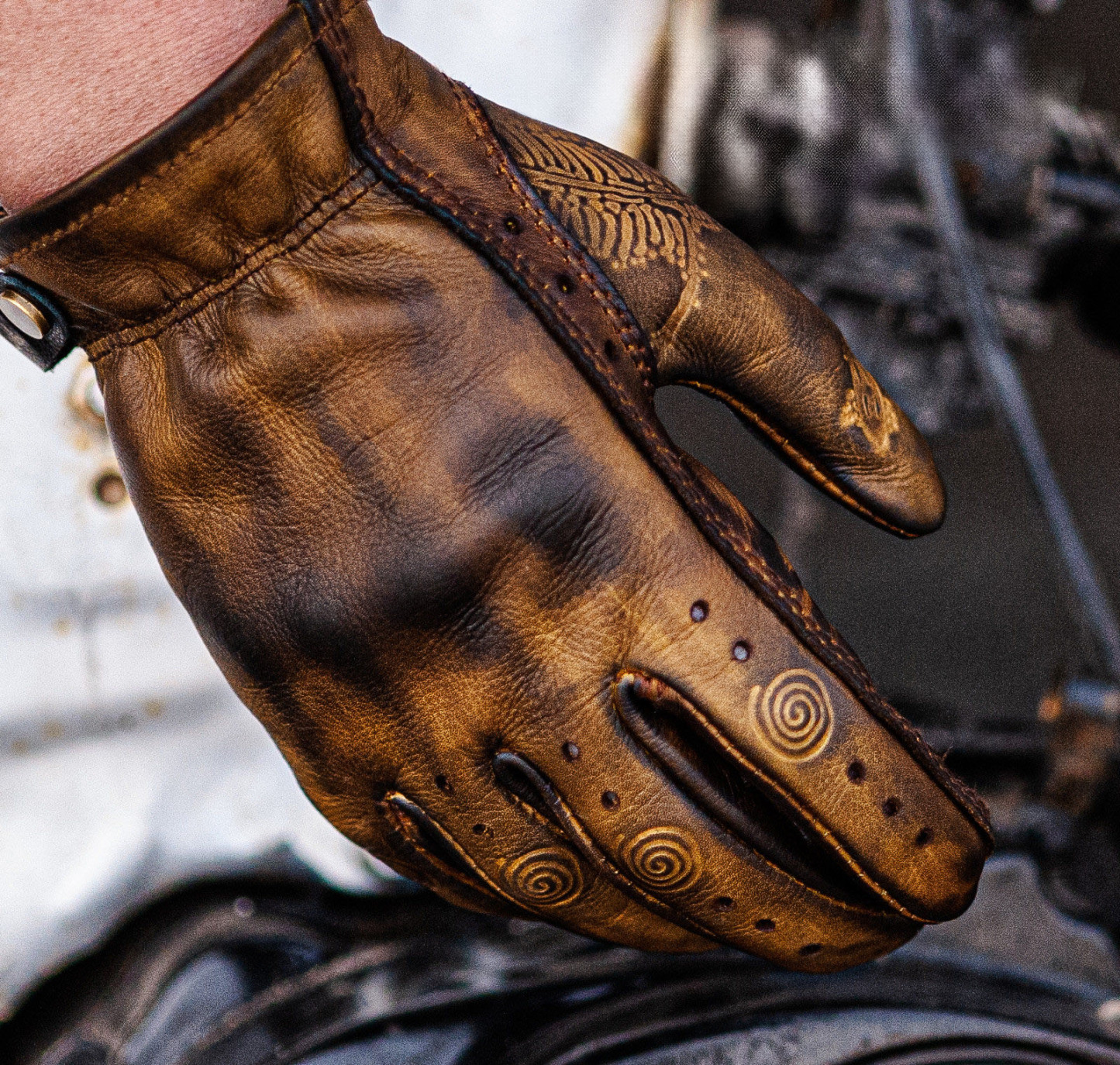 Vintage Distressed Brown Leather Handmade Motorcycle Riding Gloves