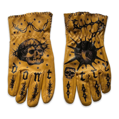 Dark Punk Aesthetic Barbed Wire Skull Graphic Leather Riding Gloves