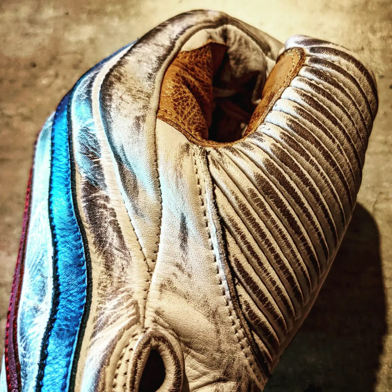 Retro Racing White Distressed Leather Red Blue Stripe Biker Gloves