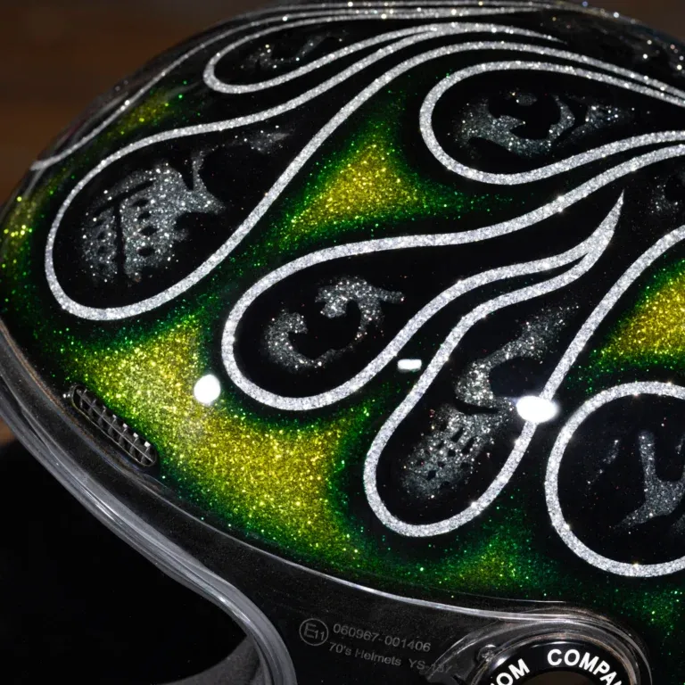 Retro Green Flame Glitter Skull Graphic Full Face Helmet