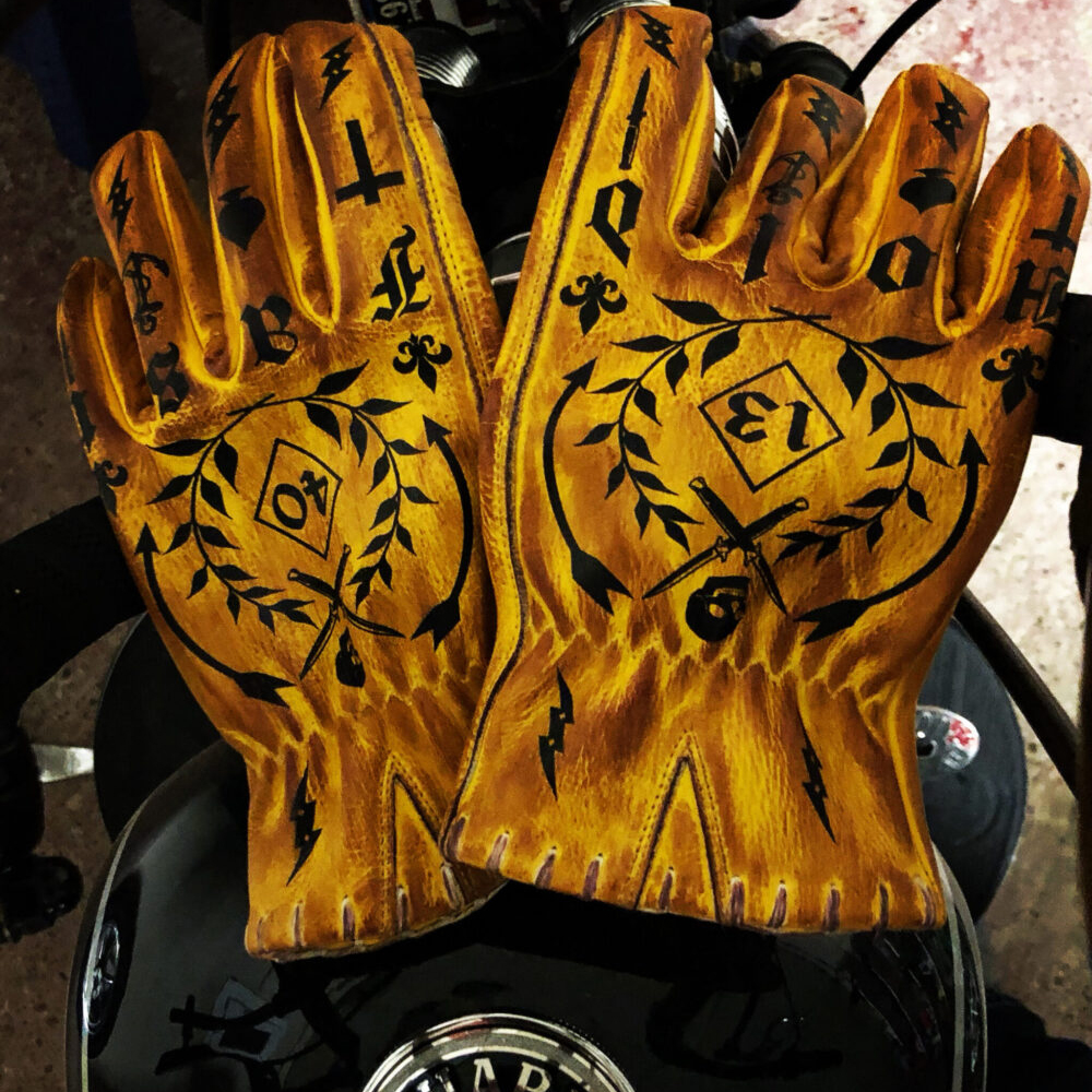Artistic Graffiti Pattern Retro Cowhide Motorbike Rider Protective Gloves