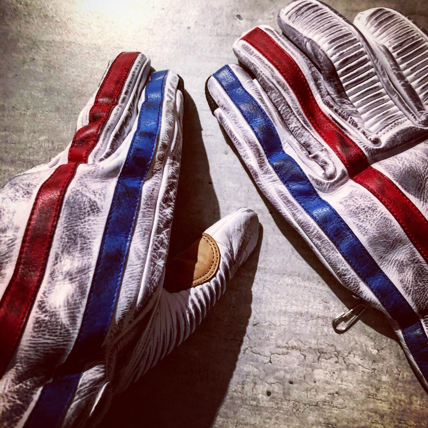 Retro Racing White Distressed Leather Red Blue Stripe Biker Gloves