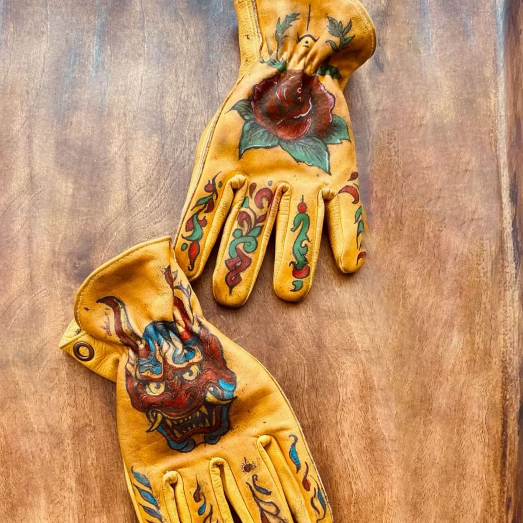 Rintage-Inspired Classic Everyday Style Gloves