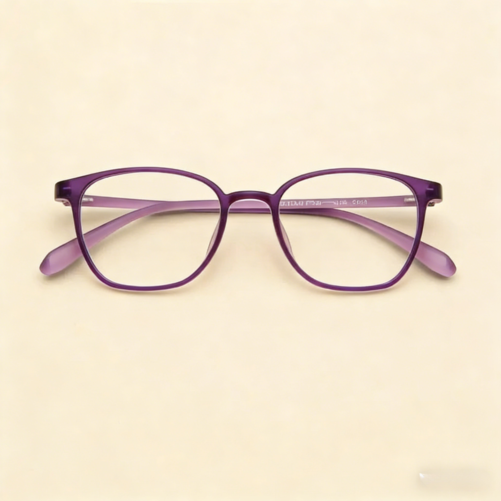 Ultralight, compact reading glasses with blue light filter