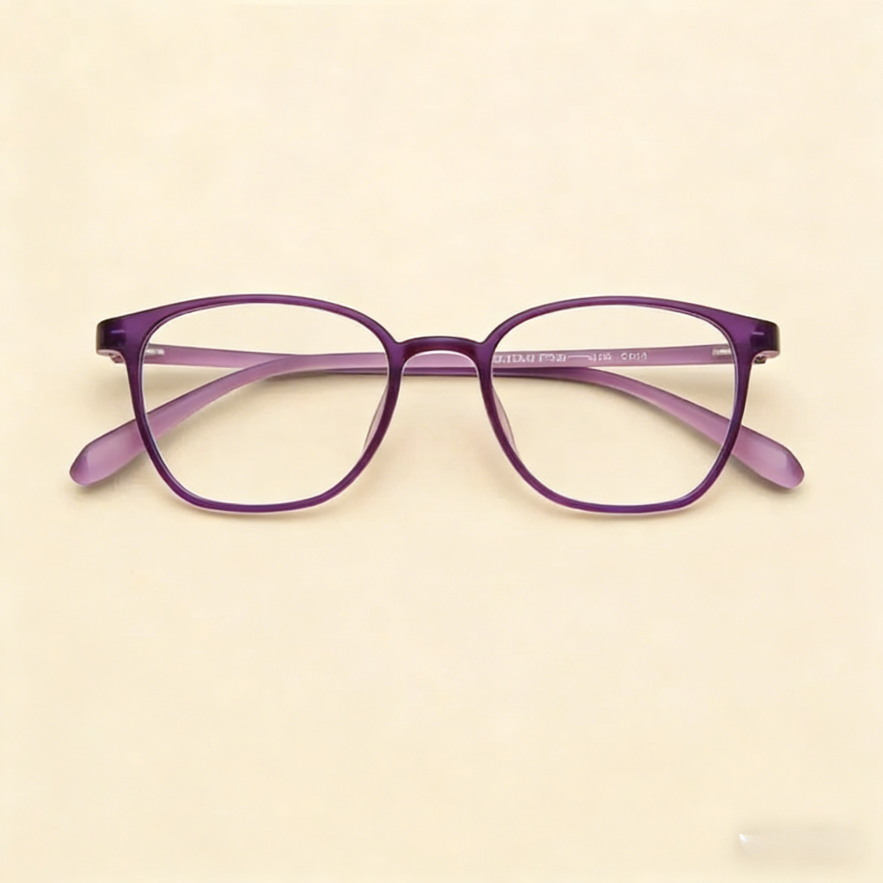 Ultralight, compact reading glasses with blue light filter