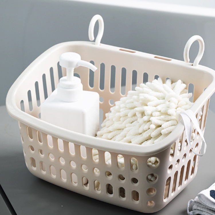 Hooked hanging storage basket