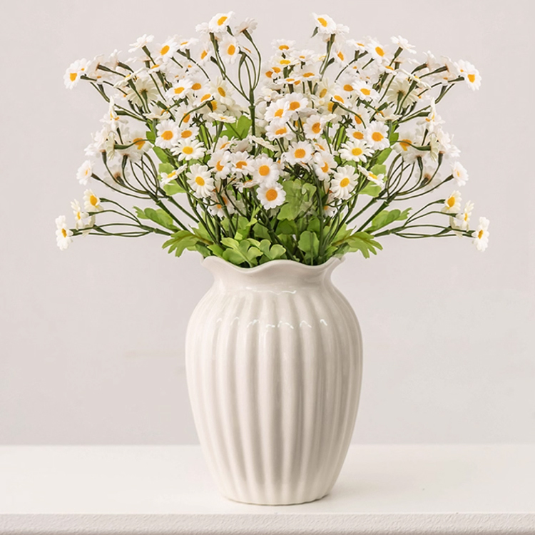 Európai stílusú rózsadíszítős váza