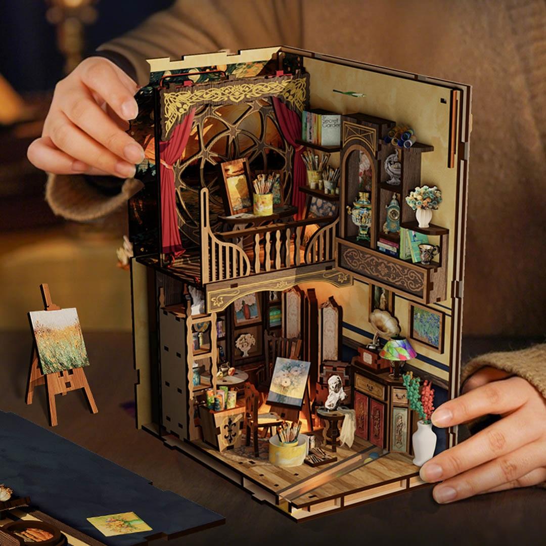Van Gogh Studio DIY Book Nook Kit – Miniature Art Studio Bookshelf Scene