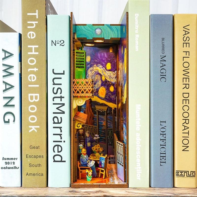 Van Gogh's World DIY Book Nook Kit – Miniature Art Inspired Bookshelf Scene