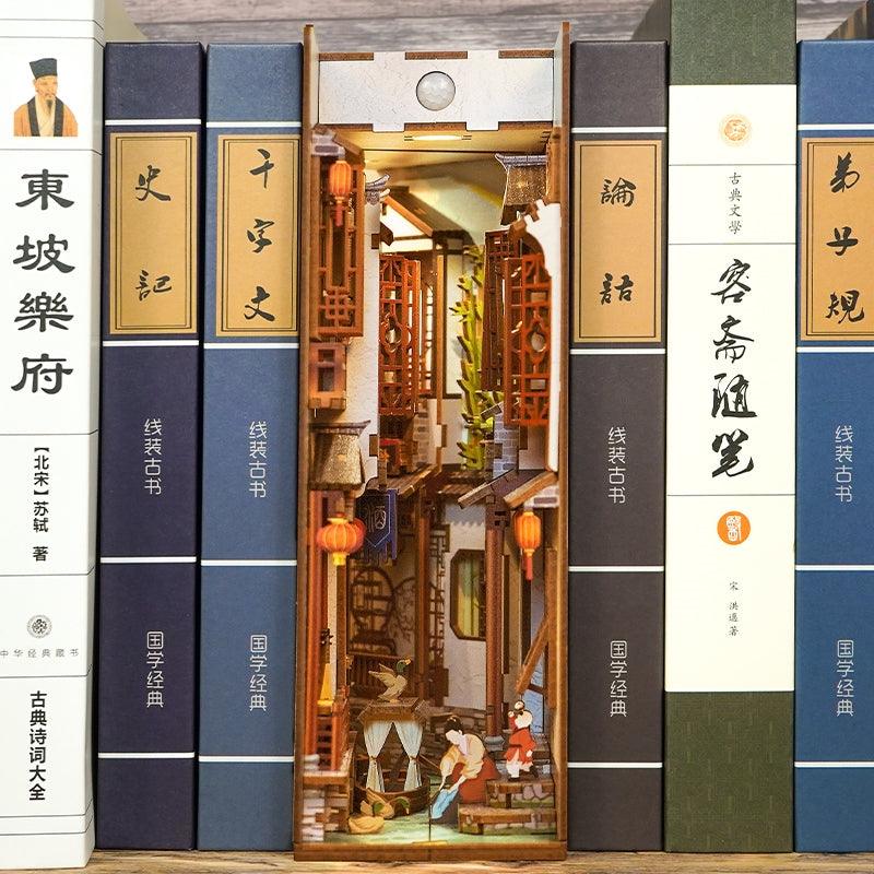 China Water Town DIY Book Nook Kit – Miniature Chinese Scenic Bookshelf Insert