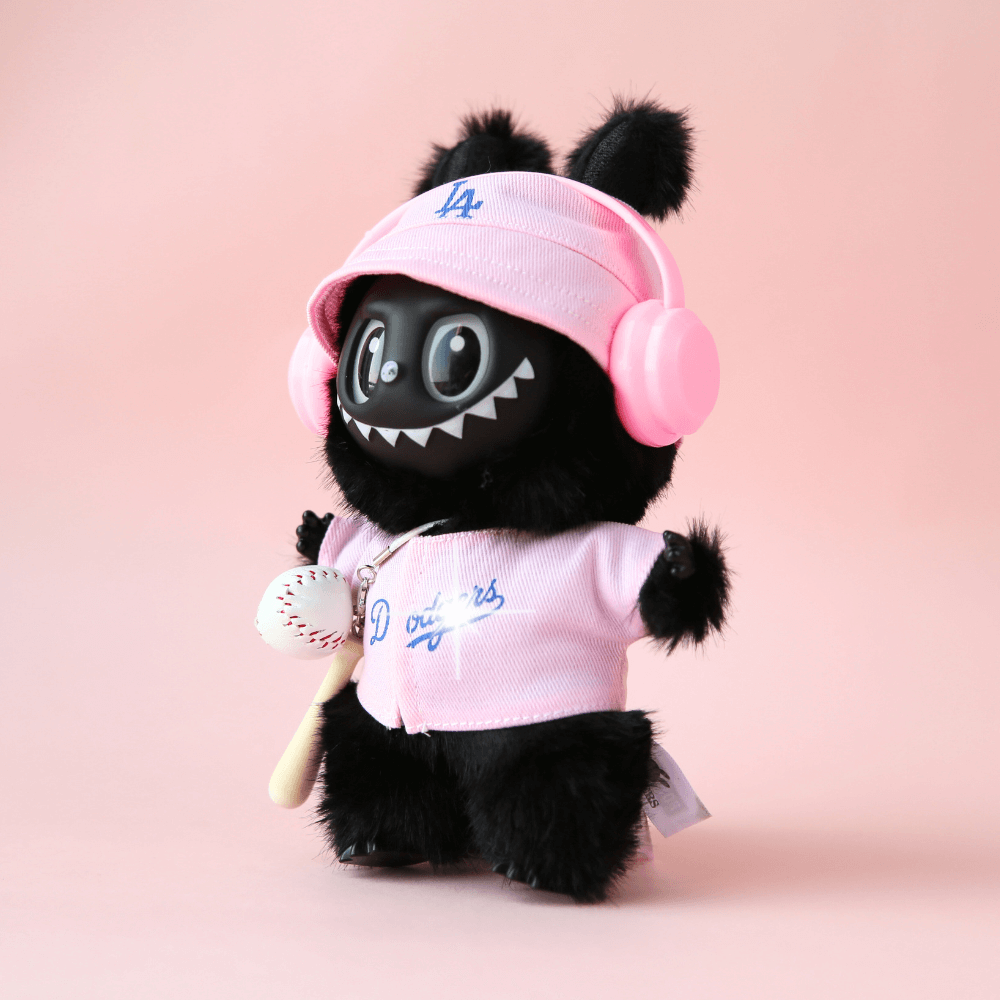 Labubu & LA Outfit (Labubu Included) 