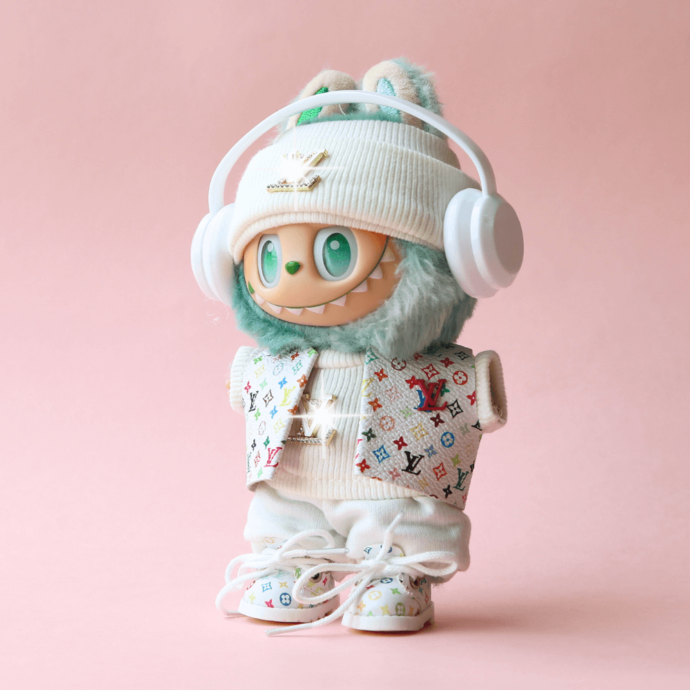 White Streetwear Set (6-Piece)