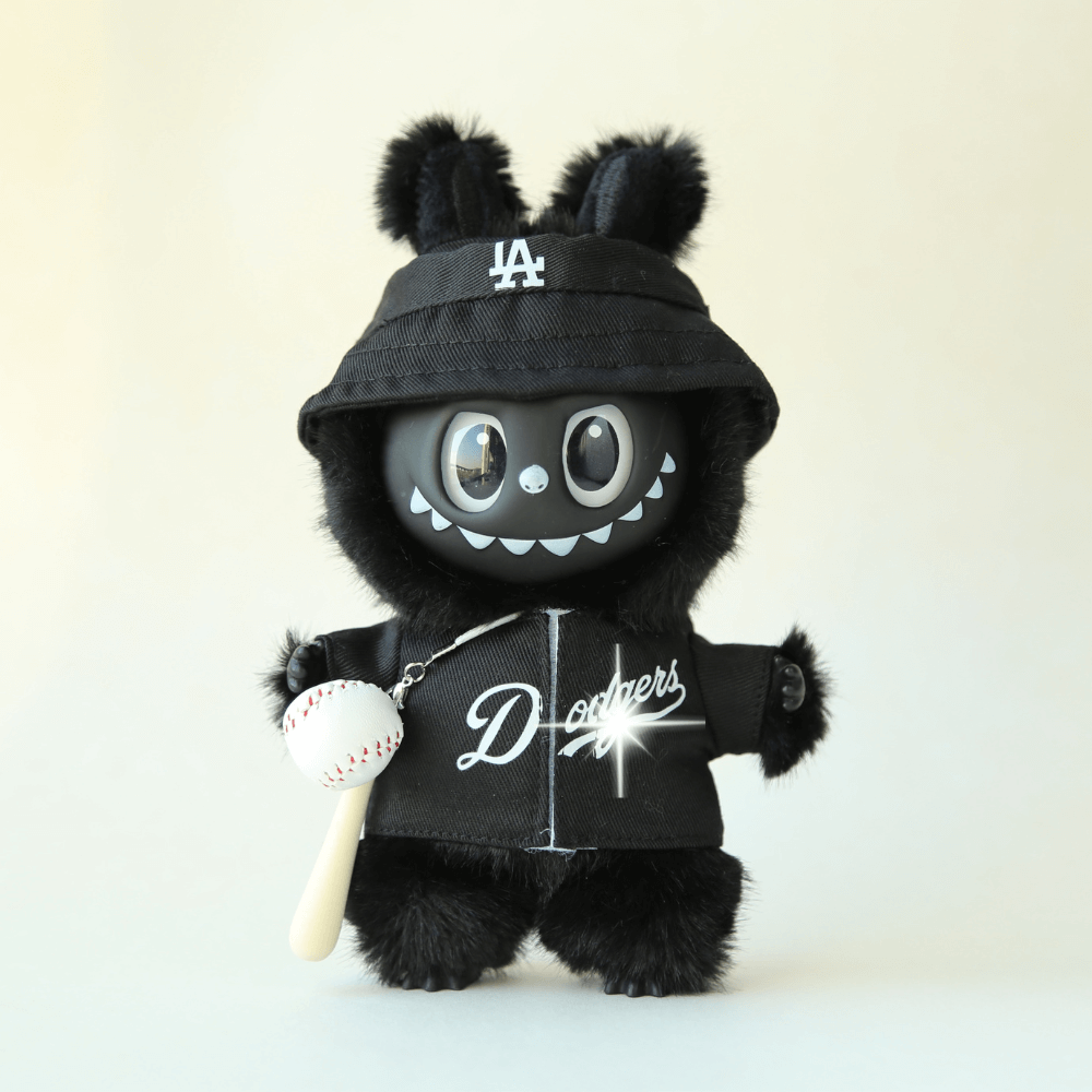 Labubu & LA Outfit (Labubu Included) 