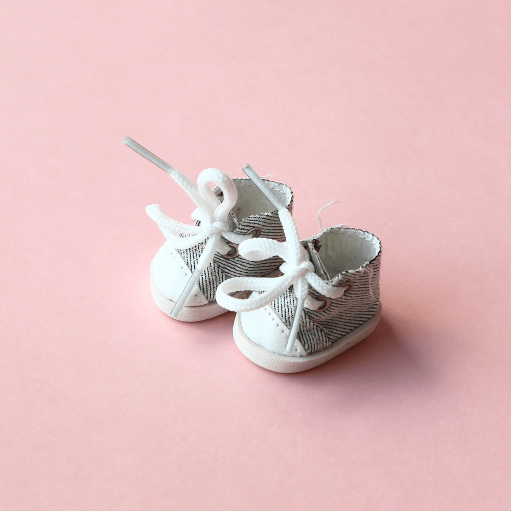 Mini White Canvas Shoes – Doll Sneakers for Labubu-Boobulo