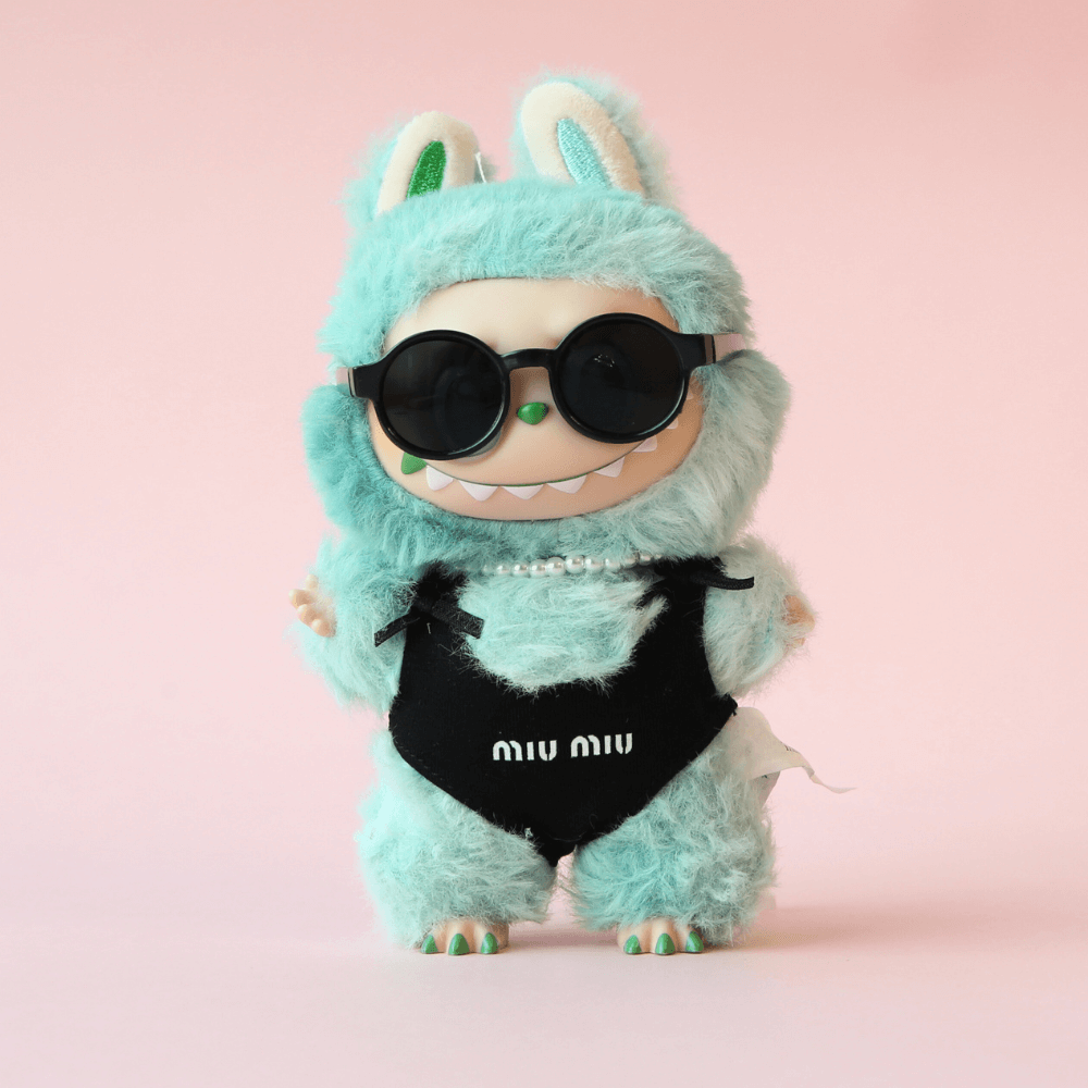 Coastal Chic Set – 3-Piece Swim Look with Swimsuit, Necklace & Shades, Labubu Clothes-Boobulo