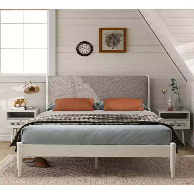 Roundhill Furniture Feeney 3-Piece Bedroom Set, Platform Bed with Two Nightstands, Cream White, Queen