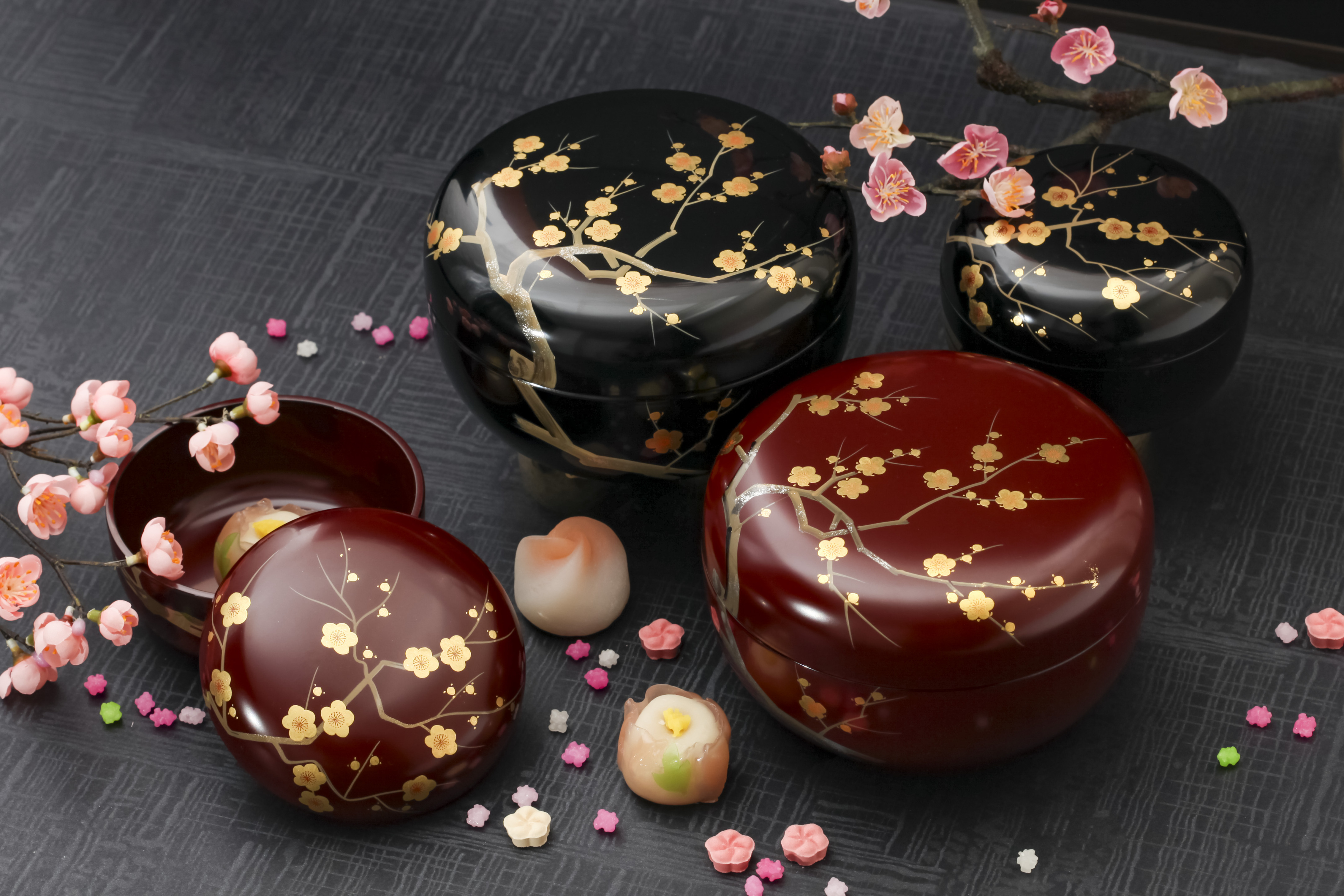An Interview with Shinya Hatakenaka, master craftsman in Echizen lacquerware painting