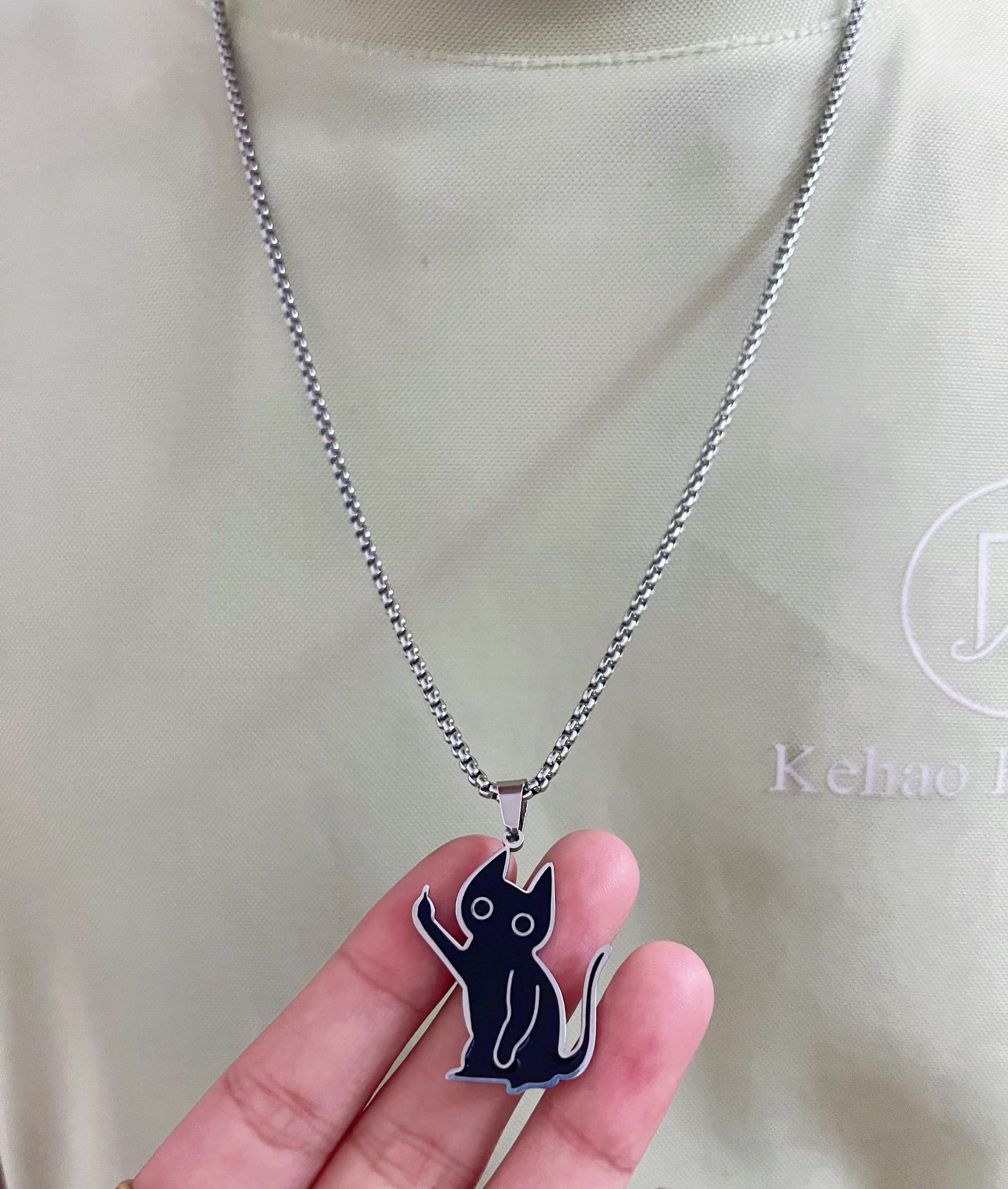 Sassy Cat Flip Off Pendant-stylishnooks