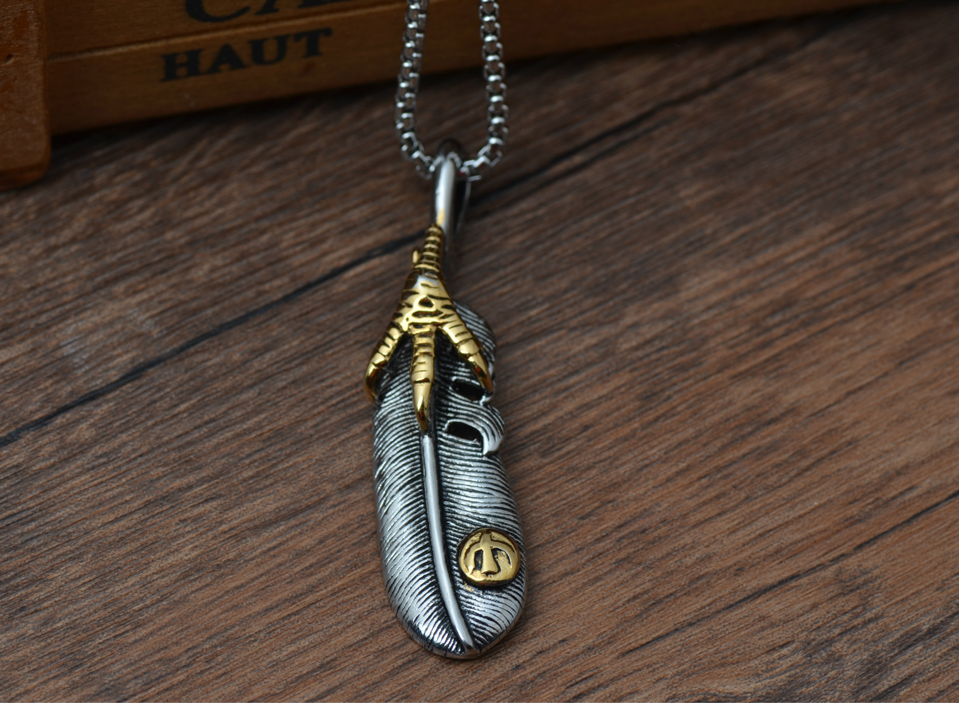 Feather & Talon Pendant-stylishnooks