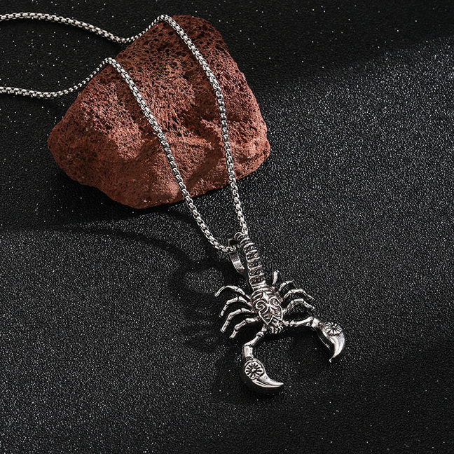 Street Scorpion Chain Pendant-stylishnooks