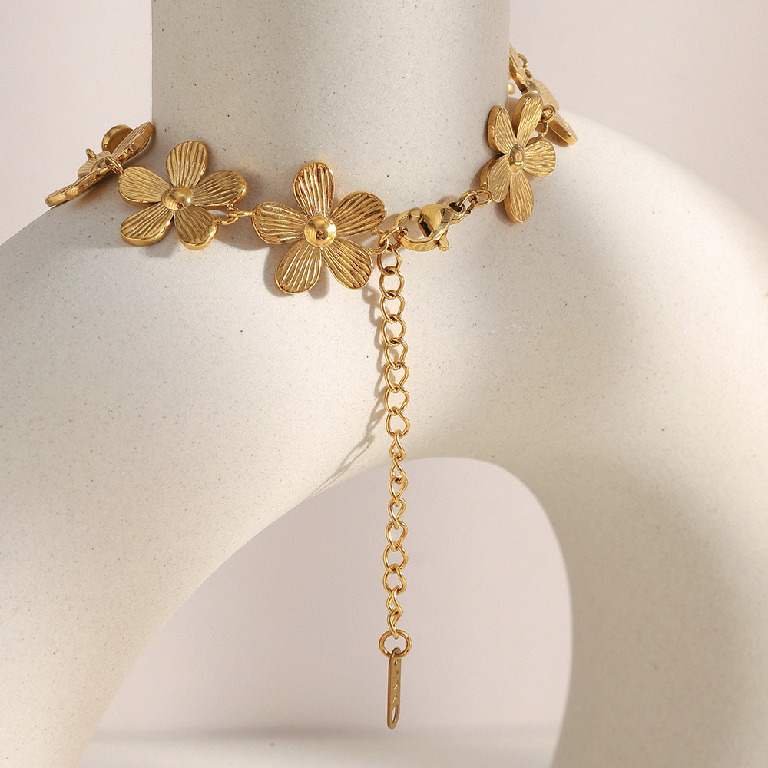 The Daisy Chain Bracelet